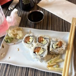 "Spicy" salmon roll "Spicy" salmon roll