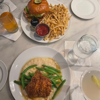 Monarch - Spicy Chicken Sandwich  Crispy Buttermilk-Dipped Chicken Breast  Drinks : Beer & Drop Kick drink - New American Near Me - Houston, Texas
