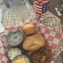 Pulled Pork Sandwich Pulled Pork Sandwich