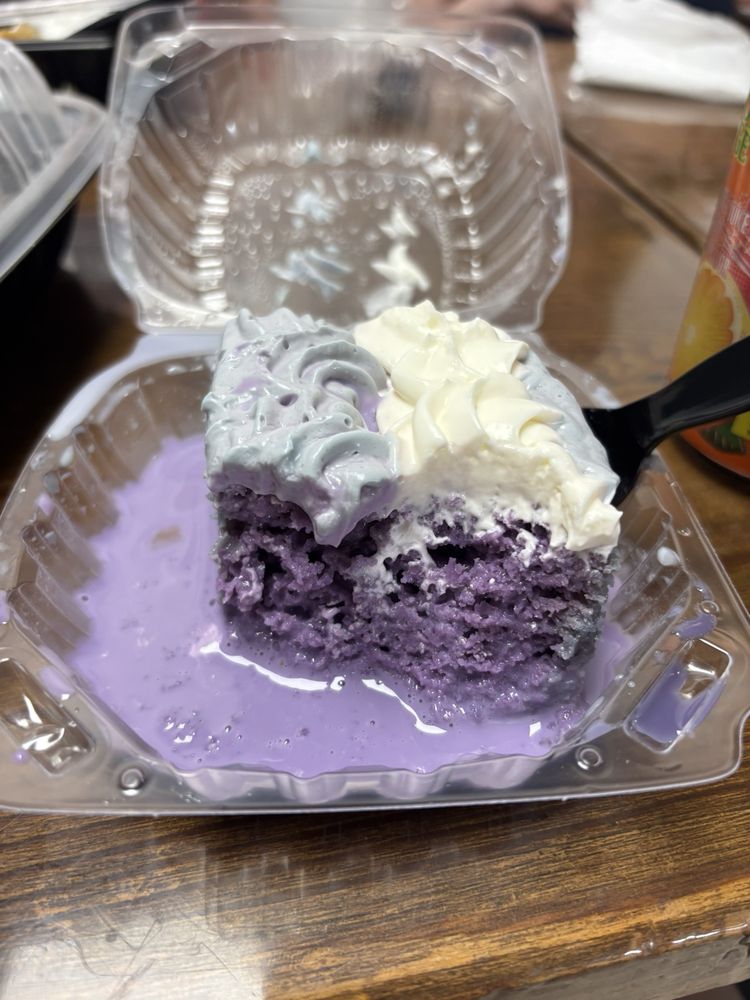 Food from Buddas Hawaiian Bakery & Grill