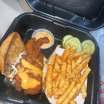 Dave's Hot Chicken - Dave's #4 1 Slider with Fries - Chicken Shop Near Me - Columbus, Ohio
