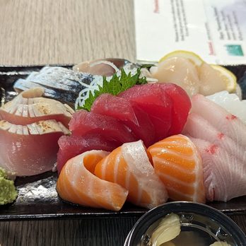 Currents - Large sashimi plate - Sushi Bars Near Me - Honolulu, Hawaii