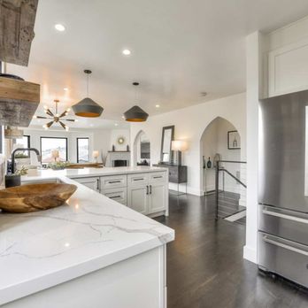 American Pharoah - a large kitchen with a center island - General Contractors Near Me - Old Bridge, New Jersey American Pharoah - a large kitchen with a center island - General Contractors Near Me - Old Bridge, New Jersey