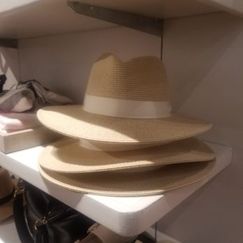 Banana Republic Factory Store - Cute hat - Women's Clothing Near Me - Wrentham, Massachusetts Banana Republic Factory Store - Cute hat - Women's Clothing Near Me - Wrentham, Massachusetts