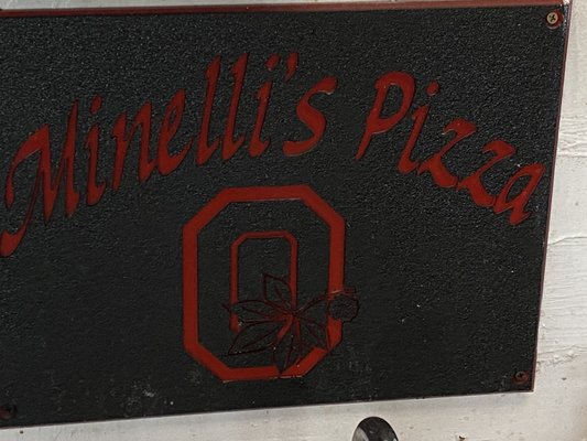 Minelli's Pizza by null