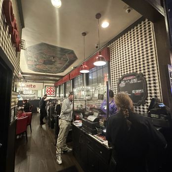 Emerald Island Grill - diners in a restaurant - American Near Me - Henderson, Nevada
