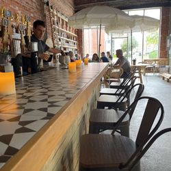 Pine & Porch - Bar area