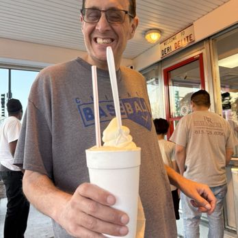 Deri Delite - My DH's banana shake. - Ice Cream & Frozen Yogurt Near Me - Aurora, Illinois