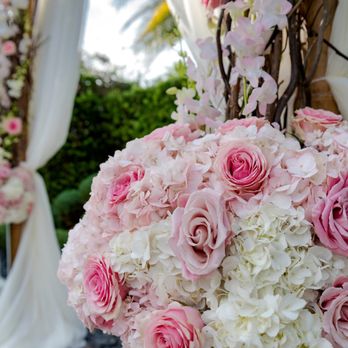 Flowers by Sandra - Florists Near Me - Miami, Florida