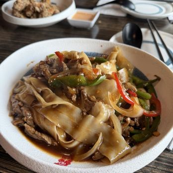 Master Noodle - Garlic Noodle with beef - Chinese Near Me - Saint Paul, Minnesota