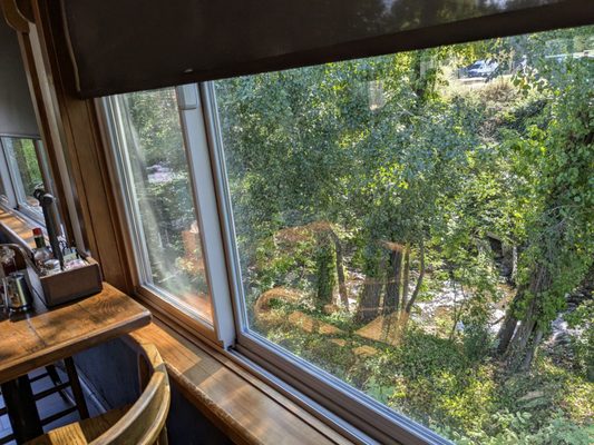 Hank's Creekside Restaurant by null