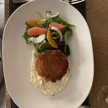 Gordon Ramsay Steak - Crab cake and citrus salad - Steakhouses Near Me - Elizabeth, Indiana Gordon Ramsay Steak - Crab cake and citrus salad - Steakhouses Near Me - Elizabeth, Indiana