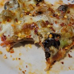 Flaherty's Arden Bowl - Deluxe pizza