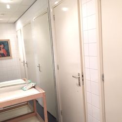 De Branding - Diper change place (ladies toilet)