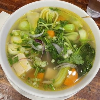 Phõ hanoi - Vegetable Phõ (rice noodle soup) in chicken broth - Vietnamese Near Me - New Hyde Park, New York Phõ hanoi - Vegetable Phõ (rice noodle soup) in chicken broth - Vietnamese Near Me - New Hyde Park, New York