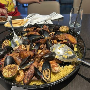 Lavender Rooftop Kitchen & Bar - Paella - Wine Bars Near Me - Savannah, Georgia