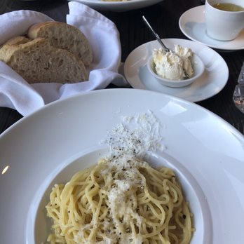 Subito - Cacio e pepe and carbonara, served with bread. - Italian Near Me - Cincinnati, Ohio