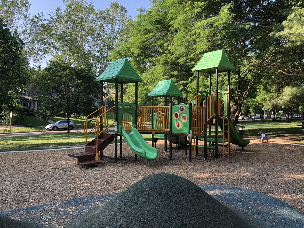 ARBOR VILLA PARK Updated September 2024 13 Photos 199 E 66th Ter