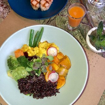 Healin - Order this "rainbowl"! Yummy!!! Ask for no added salt if you have a low sodium diet - Breakfast & Brunch Near Me - Istanbul, 34
