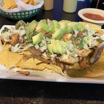 Taqueria El San Luis - Texas Fajita Nachos (avocado pico de gallo lettuce add on's) - Mexican Near Me - Savannah, Georgia Taqueria El San Luis - Texas Fajita Nachos (avocado pico de gallo lettuce add on's) - Mexican Near Me - Savannah, Georgia