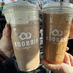 Koobbie - Gingerbread chai latte and caramel latte