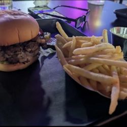 Kathy's Bar & Grill - Hatch Chilli Burger and Fries