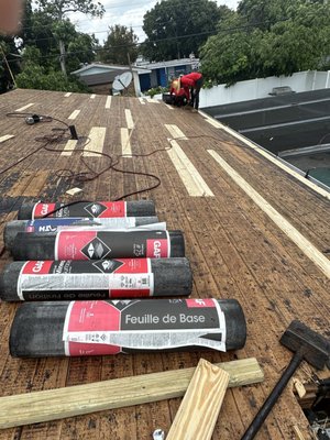 Ma Roofing Services Logo