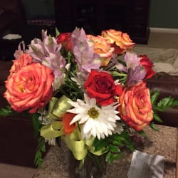 Olive Tree Florist - The arrangement seven days later. Wow!