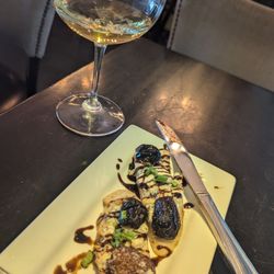 Crú Food & Wine Bar