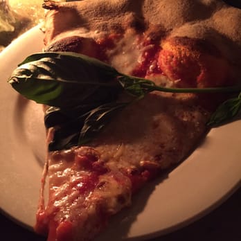 Lucali - Pizza Margherita (aka slice of heaven) - Pizza Near Me - Brooklyn, New York