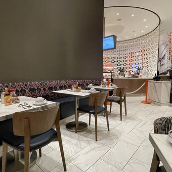 Junior's - Separate eating area not facing the casino floor - Breakfast & Brunch Near Me - Las Vegas, Nevada