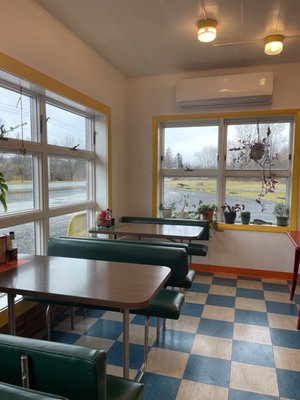 Zinnia’s Dinette by null