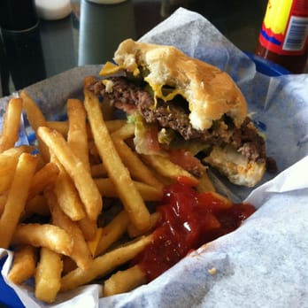 Parcell's Deli & Grille - Cheeseburger with jalapeños. - American Near Me - Benton, Kentucky Parcell's Deli & Grille - Cheeseburger with jalapeños. - American Near Me - Benton, Kentucky