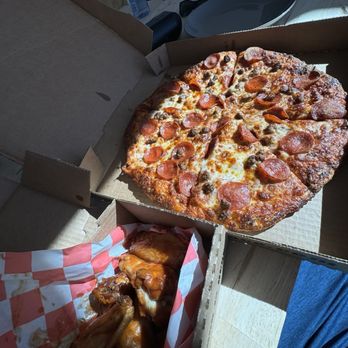 $5 Pizza Place - Pizza Near Me - Yucca Valley, California $5 Pizza Place - Pizza Near Me - Yucca Valley, California