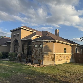 Riverside Painters - Newly painted front exterior - Painters Near Me