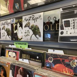 Kingfish Records - A little of the wall action