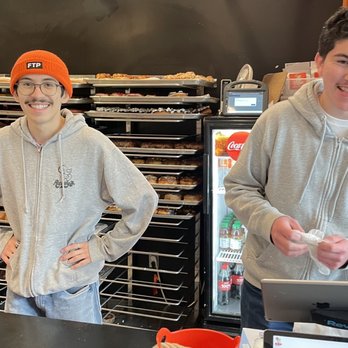 Randy's Donuts - To live welcome crew! - Donuts Near Me - El Segundo, California Randy's Donuts - To live welcome crew! - Donuts Near Me - El Segundo, California