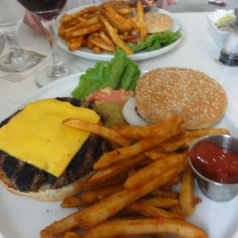 George's At Alys Beach - The "best burger on 30A." - New American Near Me - Alys Beach, Florida
