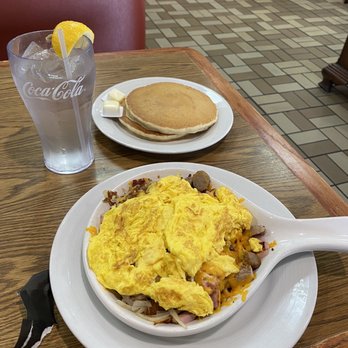 Dollis Breakfast - Skillet with a side of pancakes - Breakfast & Brunch Near Me - Covina, California