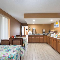 Days Inn by Wyndham Hurricane Mills - Property amenity