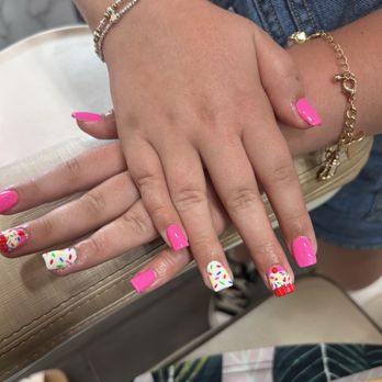 The Lounge Nail Spa - Manicure with a full set - Nail Salons Near Me - Oakland, California The Lounge Nail Spa - Manicure with a full set - Nail Salons Near Me - Oakland, California