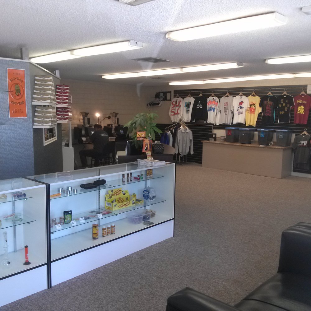 House of Vape Corona, CA 92883 - Last Updated May 2026 - Yelp