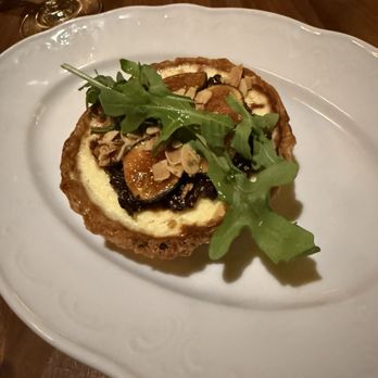 Society Swan - Delicious goat cheese Fresh Fig Tartlet - American Near Me - Scottsdale, Arizona Society Swan - Delicious goat cheese Fresh Fig Tartlet - American Near Me - Scottsdale, Arizona