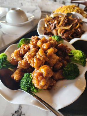 Long Gong Chinese Restaurant by null