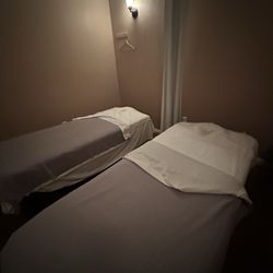 Enchanted Therapeutic Massage Lounge - Massage