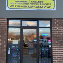 Winfield Wireless - Front of the store