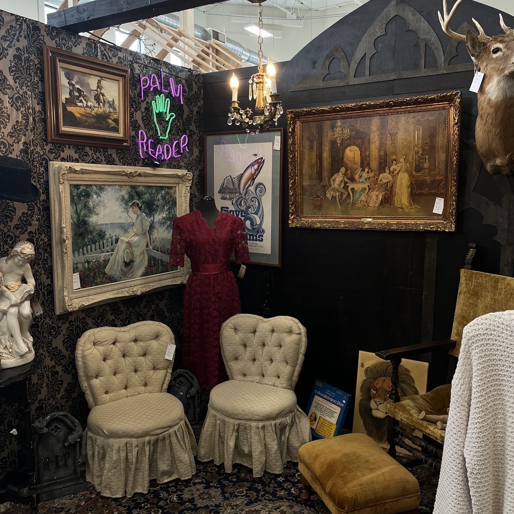 Curiosities Vintage Mall - Antiques Near Me - Tigard, Oregon