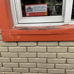 Fazoli's - Filthy drive-through window area
