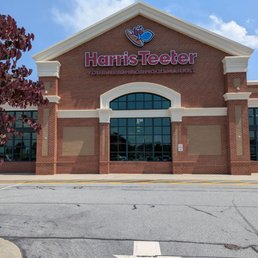 Exterior photo of Harris Teeter - Hendersonville, North Carolina Exterior photo of Harris Teeter - Hendersonville, North Carolina