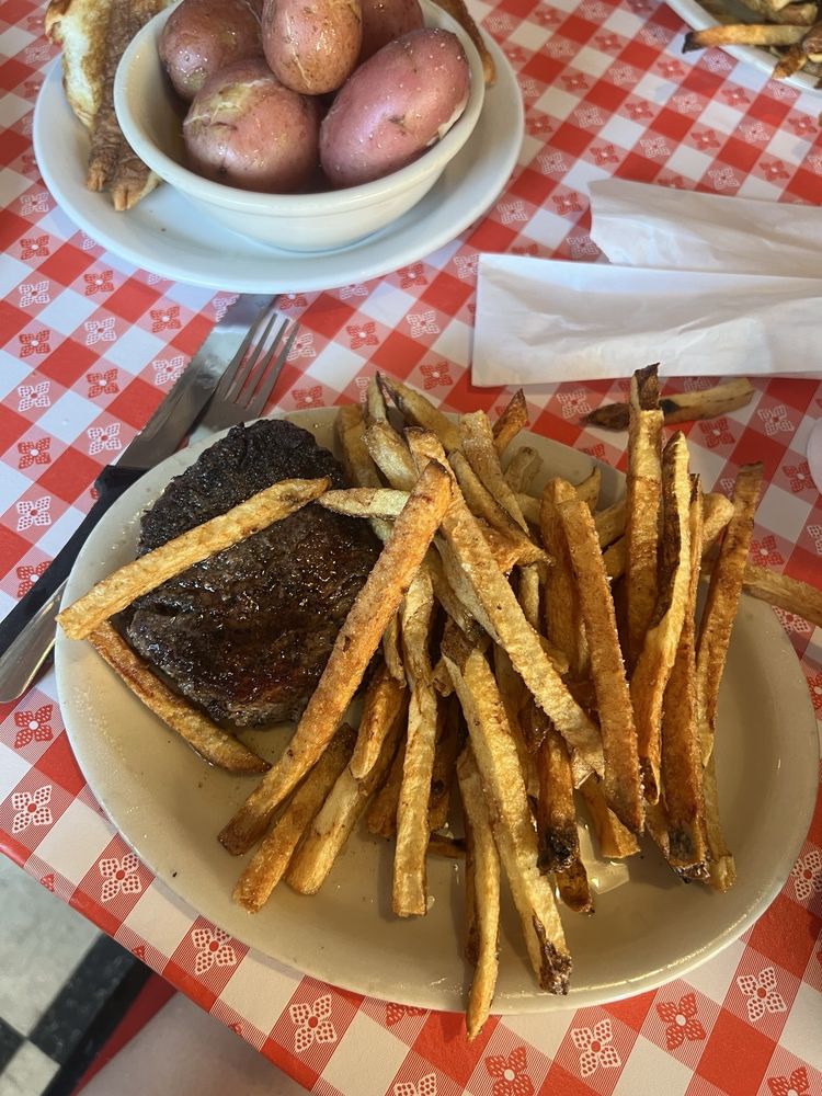 Doe's Eat Place